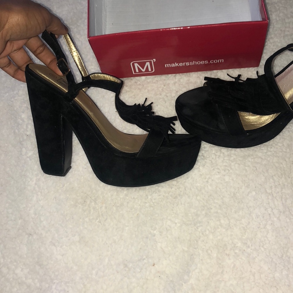 Size 8 Chunk heels